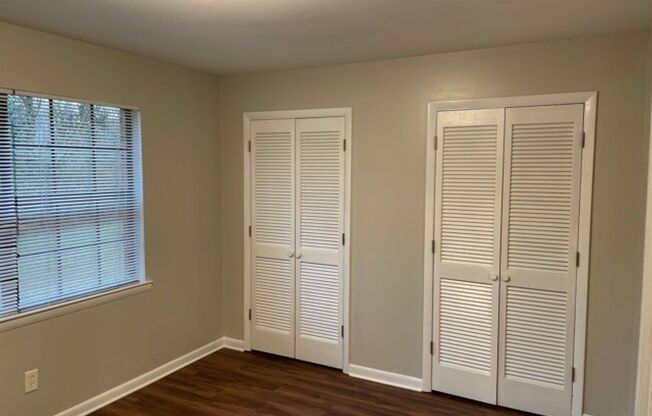 2 beds, 1 bath, $995