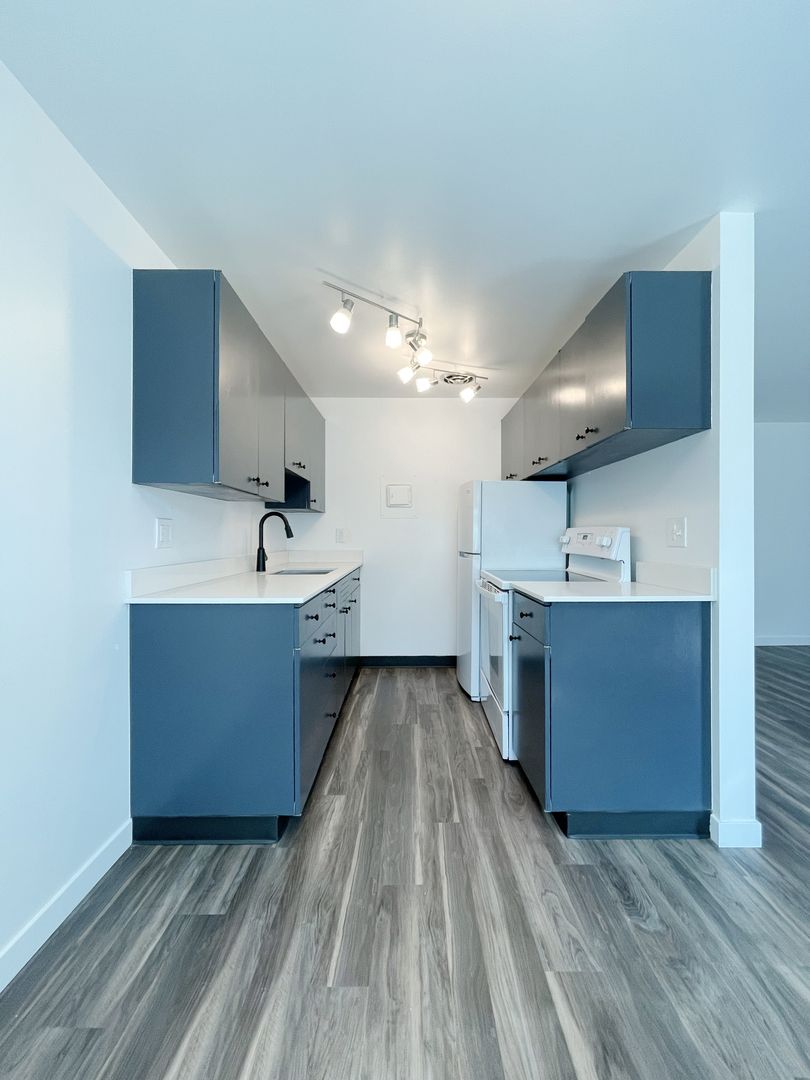 John Henry Apartments