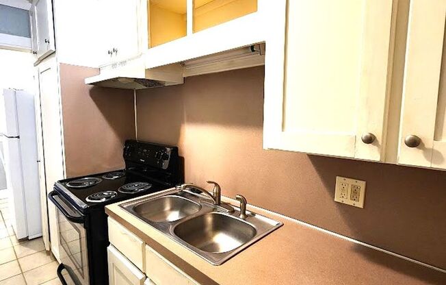 1 bed, 1 bath, $905, Unit 1504 N Drexel Blvd