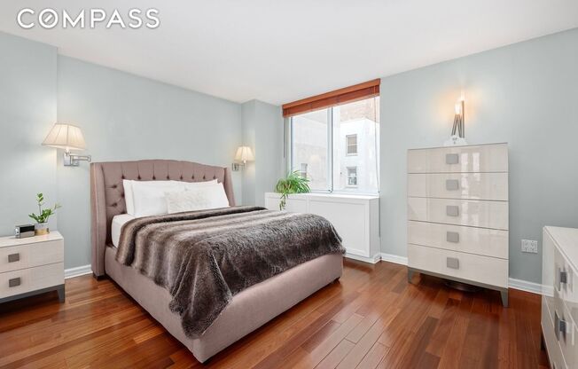 1 bed, 1.5 baths, $5,500, Unit 4H