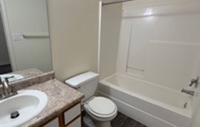 3 beds, 2 baths, 1,360 sqft, $1,489, Unit 31