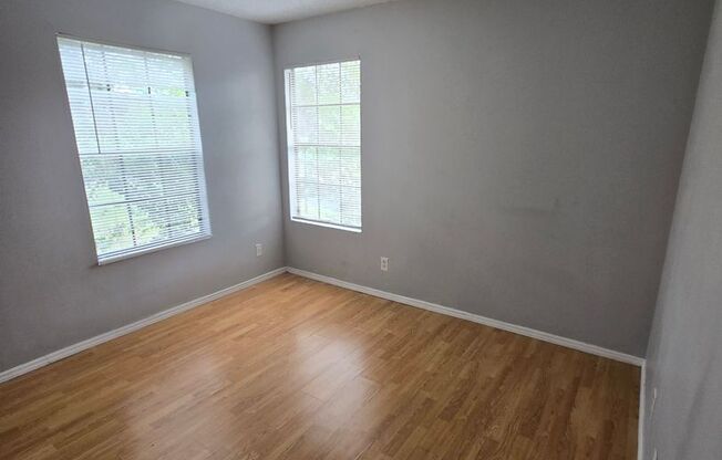 1 bed, 1 bath, $1,300