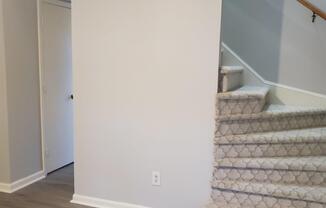 4128 DEEP HOLW DR