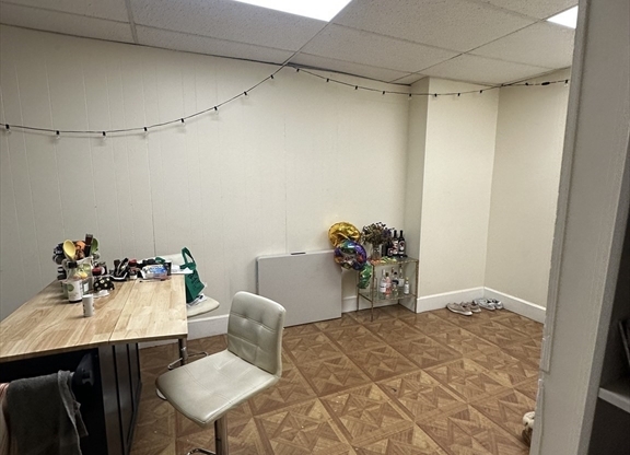 3 beds, 1 bath, 800 sqft, $3,650, Unit 2