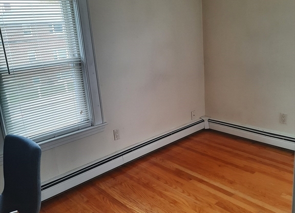 2 beds, 1 bath, 1,000 sqft, $2,300, Unit 2