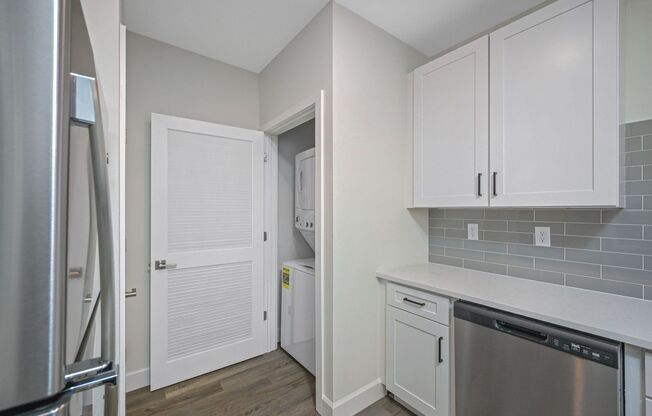 1 bed, 1 bath, 740 sqft, $2,325, Unit 19