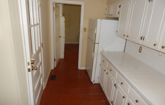 3 beds, 2 baths, $2,000