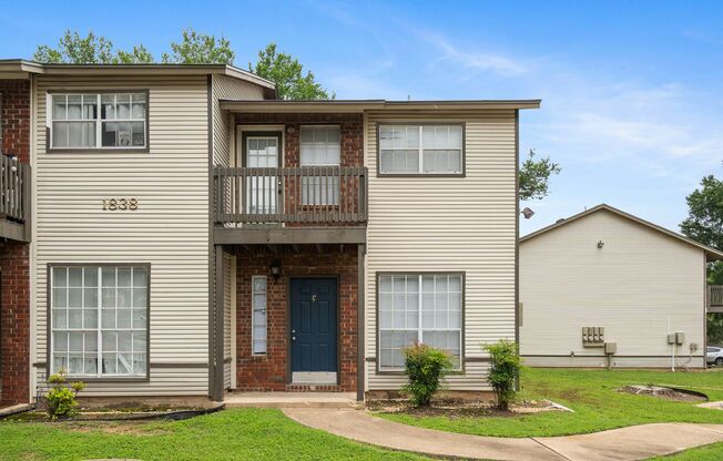 Tesla Townhome - River Crossing - 2BD/2.5BA - Updated Interior - W/D - $1695