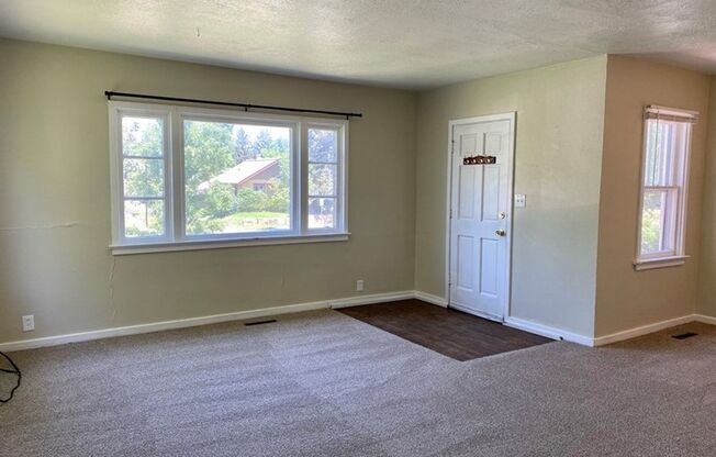 Cute Cottage House with Private Courtyard + Walking Distance to CSU!