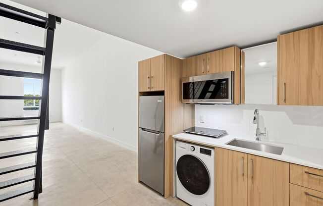 Studio, 1 bath, 390 sqft, $1,895, Unit 304-A