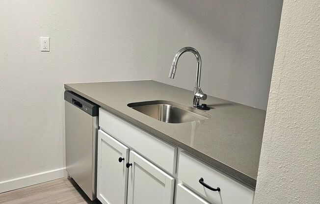 1 bed, 1 bath, 700 sqft, $1,224, Unit LAW9-108