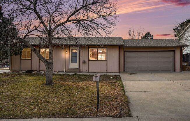 Remodeled Corner House In Westlake Neighborhood