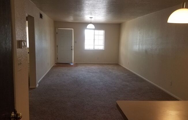 2 beds, 1 bath, 550 sqft, $825