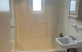 1 bed, 1 bath, 500 sqft, $1,100, Unit 107