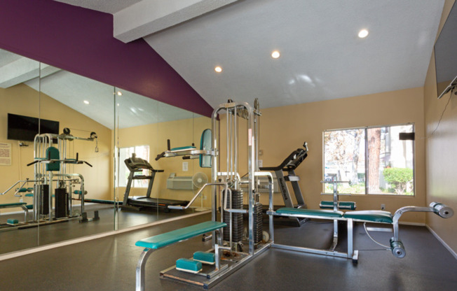 2 beds, 1 bath, 876 sqft, $2,595, Unit F112