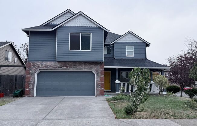 Charming 3-Bedroom Home in Troutdale with Large Porch & Fenced Backyard