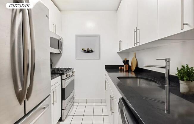 2 beds, 2 baths, 1,134 sqft, $7,900, Unit 38K