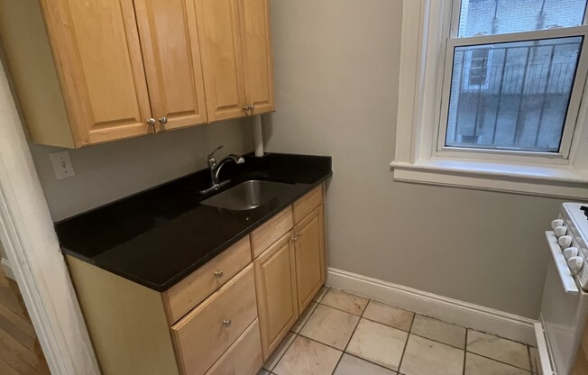 1 bed, 1 bath, $2,750, Unit 14