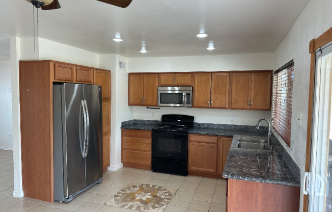 2213 W RIVIERA DR