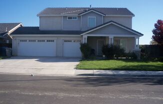 Home located in Los Banos Available NOW!!!