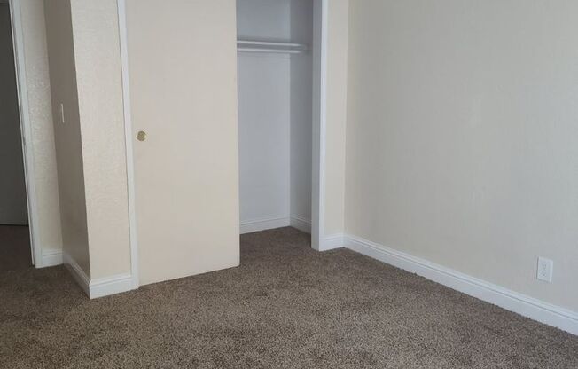 2 beds, 1 bath, $1,500, Unit 225