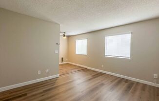 2 beds, 1 bath, $2,095, Unit 3555-06