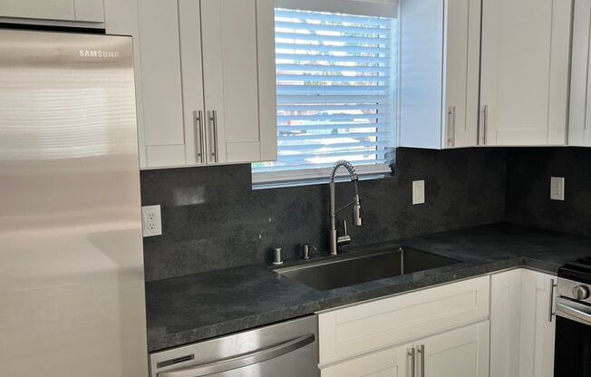 $2,850 - 2 Bed 1 Bath House in San Diego
