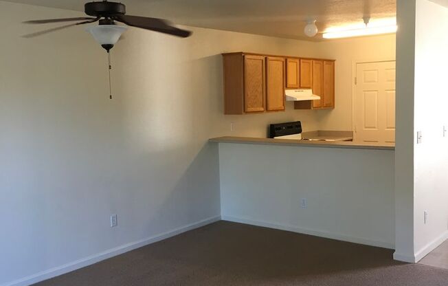 2 beds, 2.5 baths, 997 sqft, $1,350, Unit 18