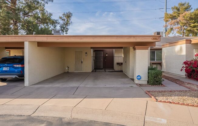 Fresh & Clean Townhome in North Phx!
