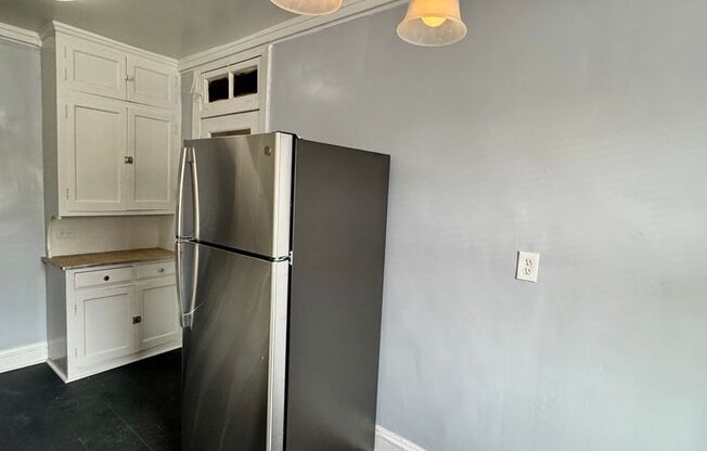 2402-10 W. Lunt