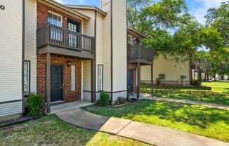 River Crossing Townhome - 2Bd-2.5BA - Redone to the Nines -  W/D - Resort Pool