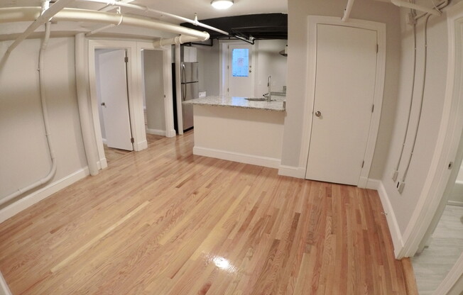 3 beds, 1 bath, $3,800, Unit B