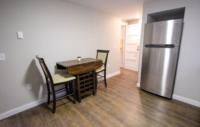 1 bed, 1 bath, $1,700, Unit Unit 3