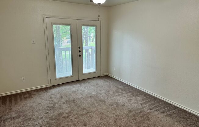 2 beds, 1.5 baths, $1,350, Unit Unit B