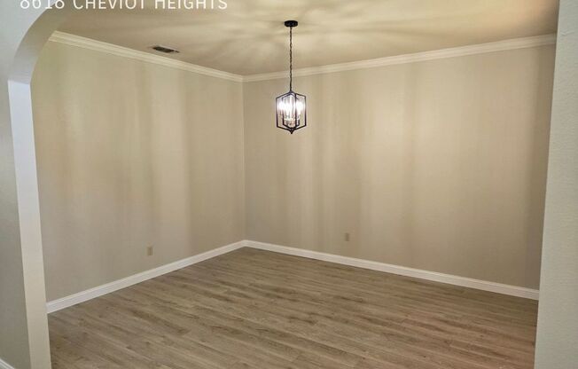 8618 CHEVIOT HTS