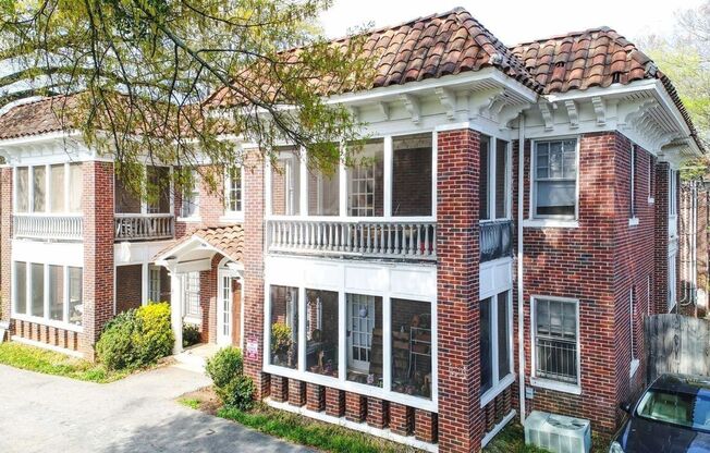 Charming Apartments in the Heart of Virginia Highland!