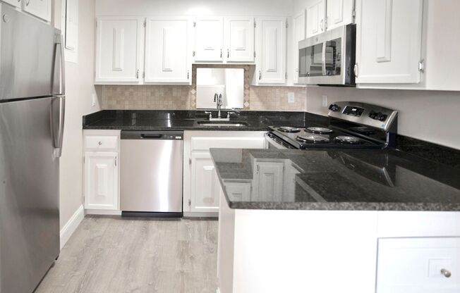 2 beds, 1 bath, 1,050 sqft, $2,600, Unit 71-2