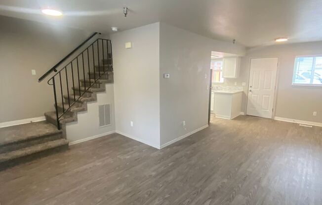 Ivy St. - 1215