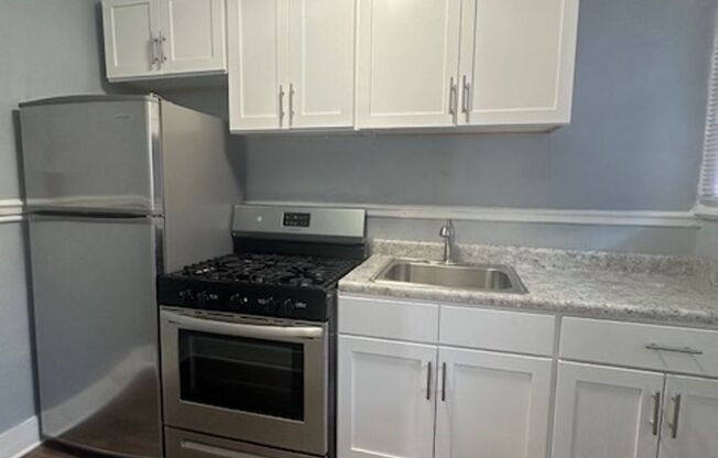 1 bed, 1 bath, 750 sqft, $1,350, Unit 215-11