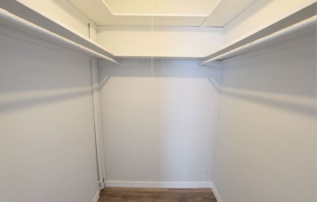 1 bed, 1 bath, 550 sqft, $1,350, Unit 25