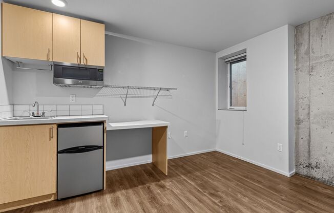 Studio, 1 bath, 122 sqft, $1,050