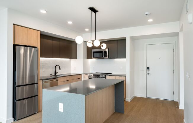 1 bed, 1 bath, 421 sqft, $1,795, Unit 408