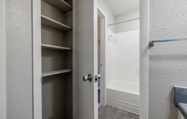 1 bed, 1 bath, 612 sqft, $825