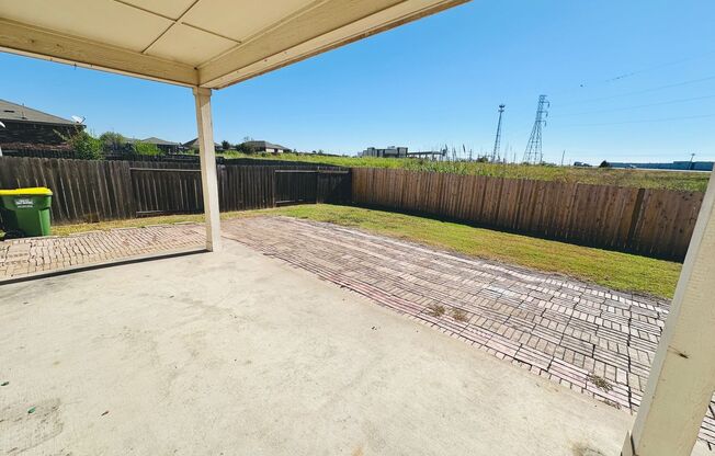 1 Month Free! Spacious 3-Bedroom Home in Presidential Glen – Pet Friendly!