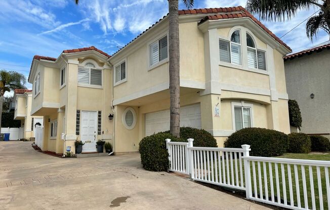 Beautiful Detached 4 bedroom, 2.5 Bath Townhome in North Redondo