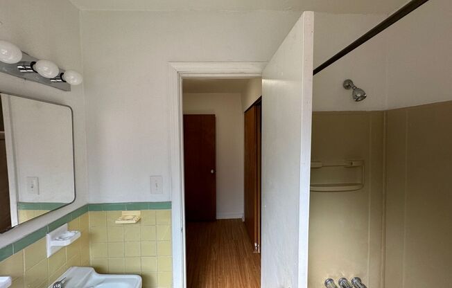 Studio, 1 bath, 487 sqft, $1,225, Unit Fifth 205