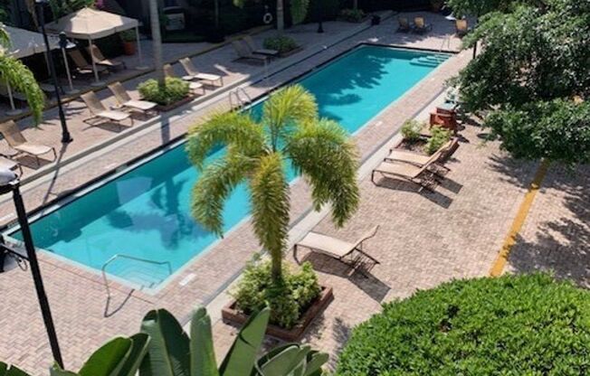 Hyde Park SOHO | 2BR/2BA Condo