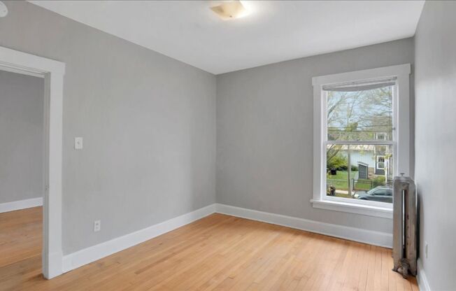 1 bed, 1 bath, 700 sqft, $1,000, Unit 4