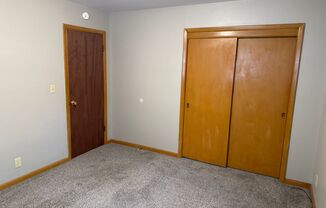 3 beds, 1 bath, $995