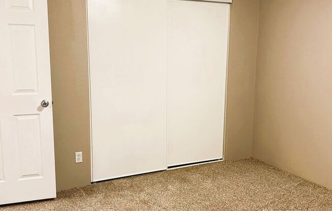 2 beds, 1 bath, 830 sqft, $1,385, Unit P-148